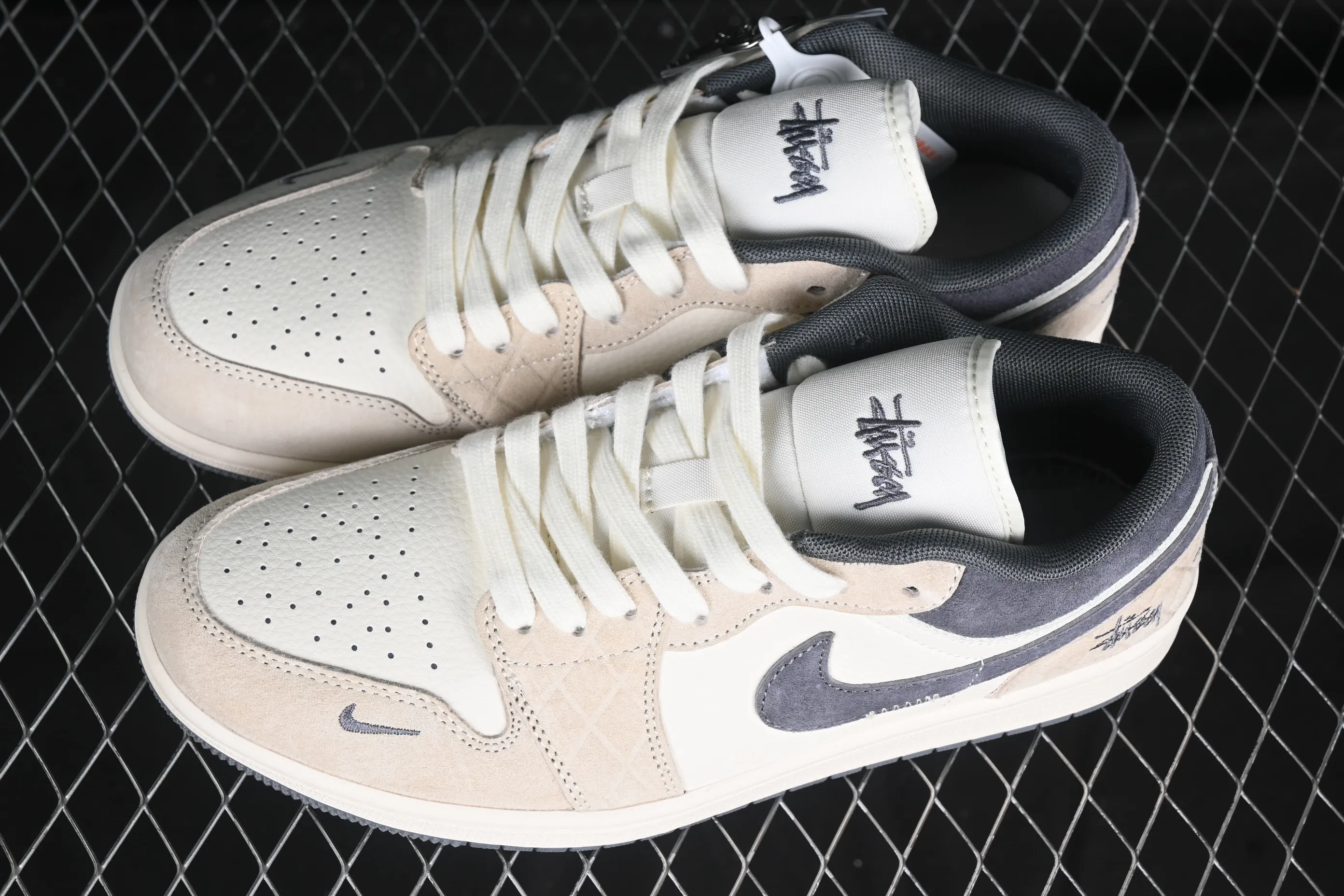 All categories Air Jordan Jordan series basketball shoes Air Jordan 1 Low High-end customized low-top sneakers Air Jordan 1 Low AJ1 Joe 1 Stussy co-branded milk gray dark pattern High-end customized low-top retro basketball shoes DM9188-014